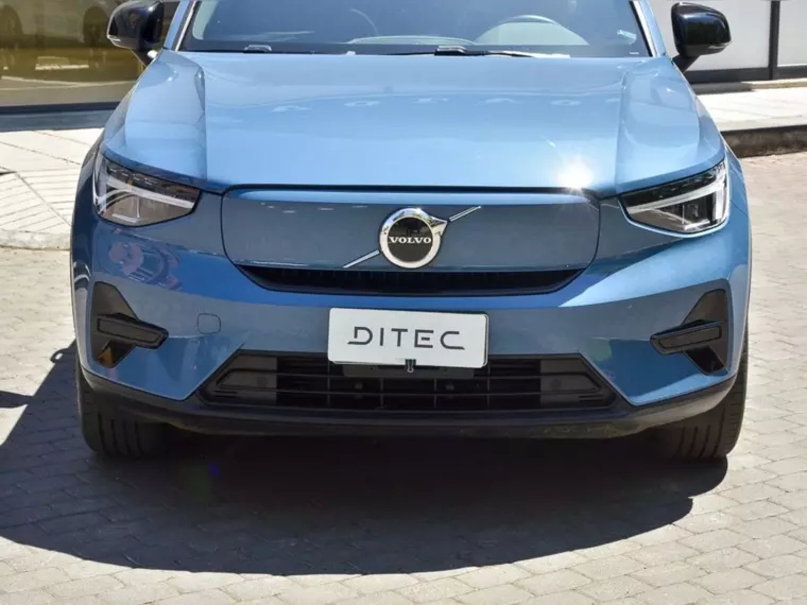 Volvo Ex40 0.0 P8 Recharge 4x4 At Electrico 2025 - Foto 4 de 17