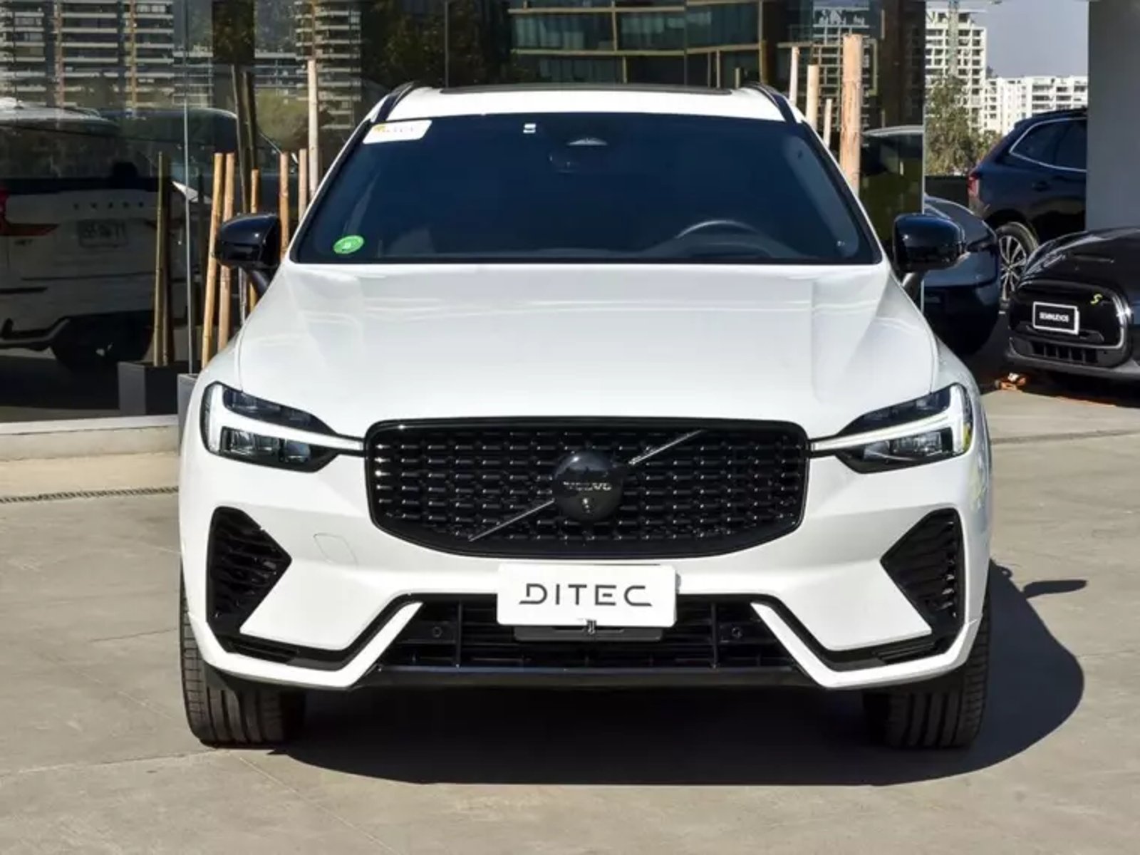 Volvo Xc60 T8 Recharge 4x4 2.0 Aut 2025 - Foto 3 de 19