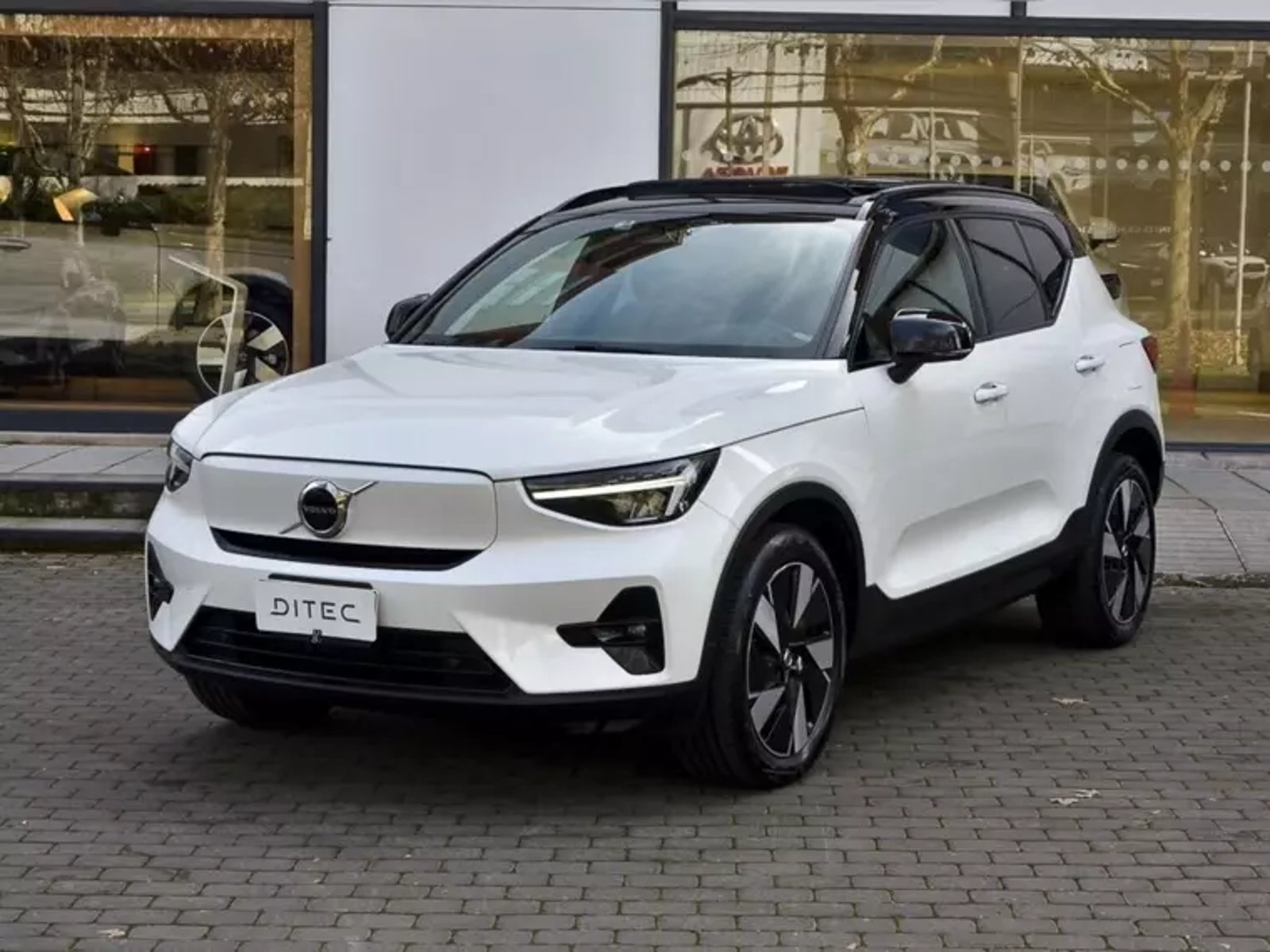 Volvo Xc40 P6 Recharge 2024 - Foto 2 de 20