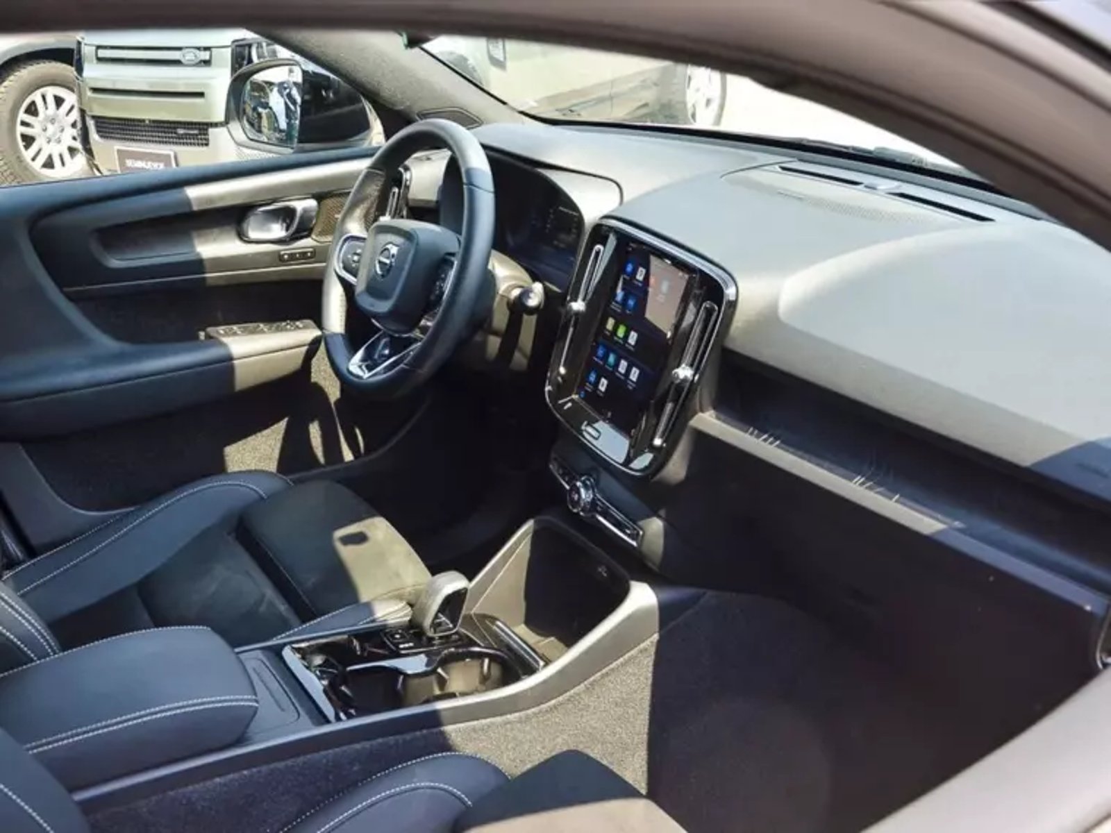 Volvo Xc40 2.0 T5 Hybrid At 4x4 Hibrido 2024 - Imagen 14 de 18
