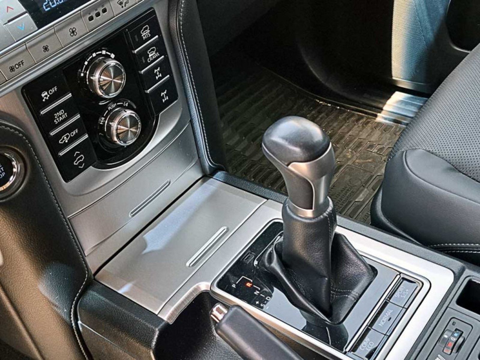 TOYOTA Land cruiser prado 4wd 4.0 At 2023 - Imagen 9 de 13
