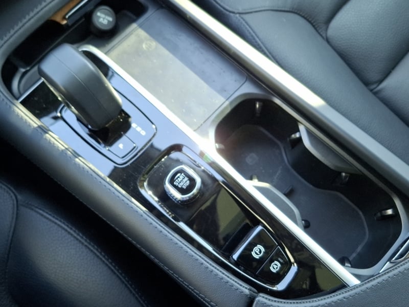 Volvo Xc90 Ii B6 4x4 2.0 Aut 2024 - Imagen 13 de 20
