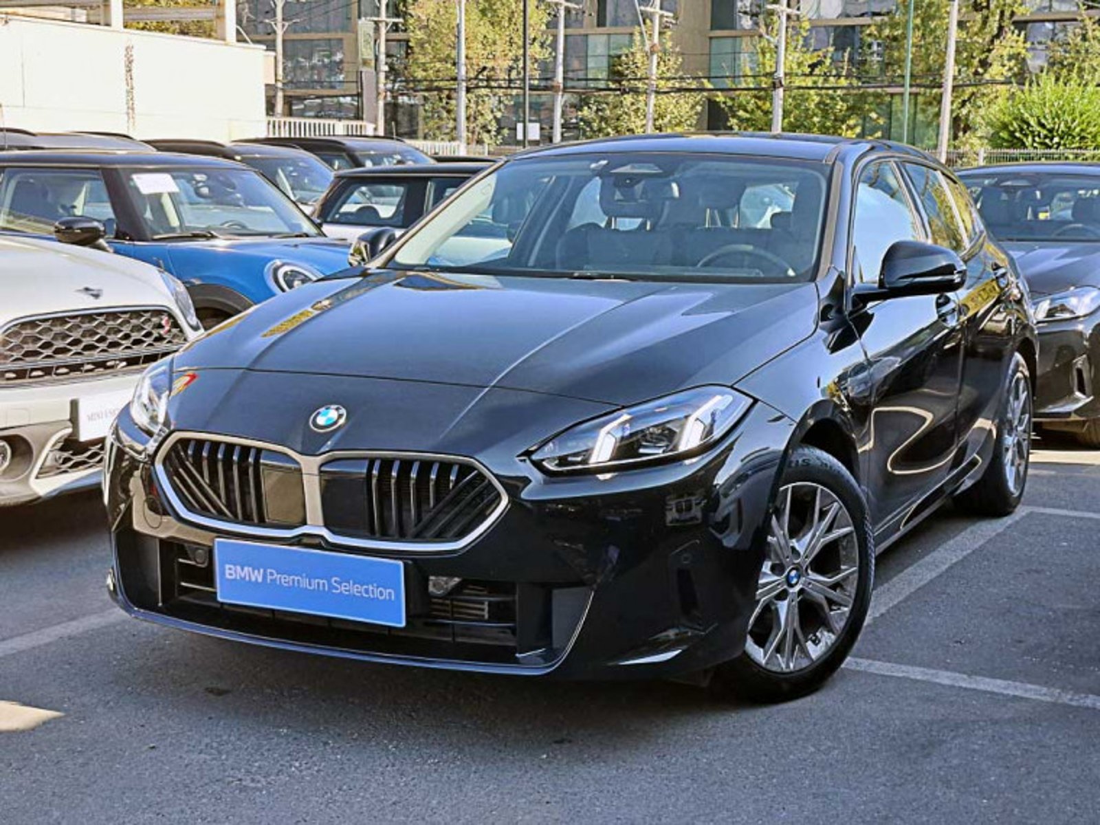BMW 118 I Hatch Dynamic 2026 - Foto 2 de 13