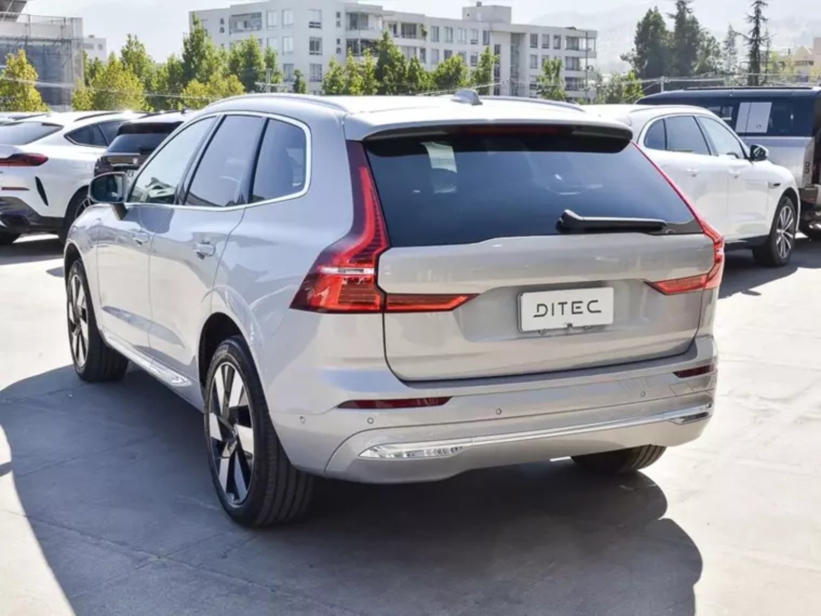 Volvo Xc60 2.0 B5 Plus At 4x4 Hibrido 2025 - Imagen 6 de 12