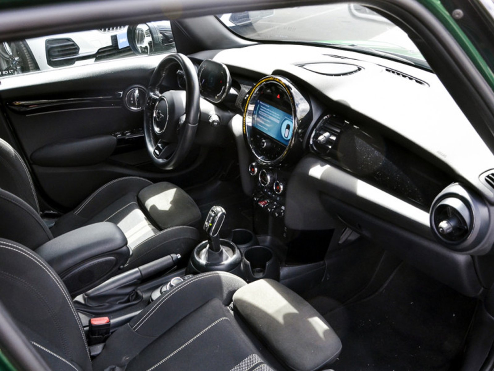 MINI Cooper 1.5 Classic Sportpack 5p 2024 - Imagen 6 de 11