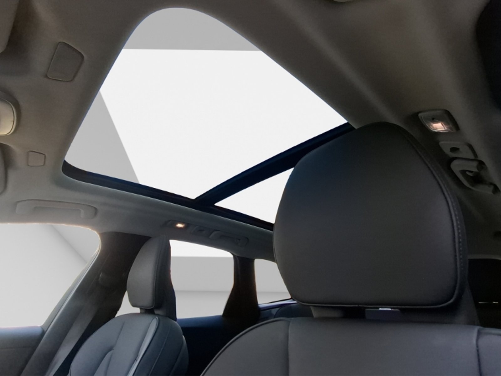 Volvo Xc60 B5 Awd Plus 2025 - Imagen 11 de 20
