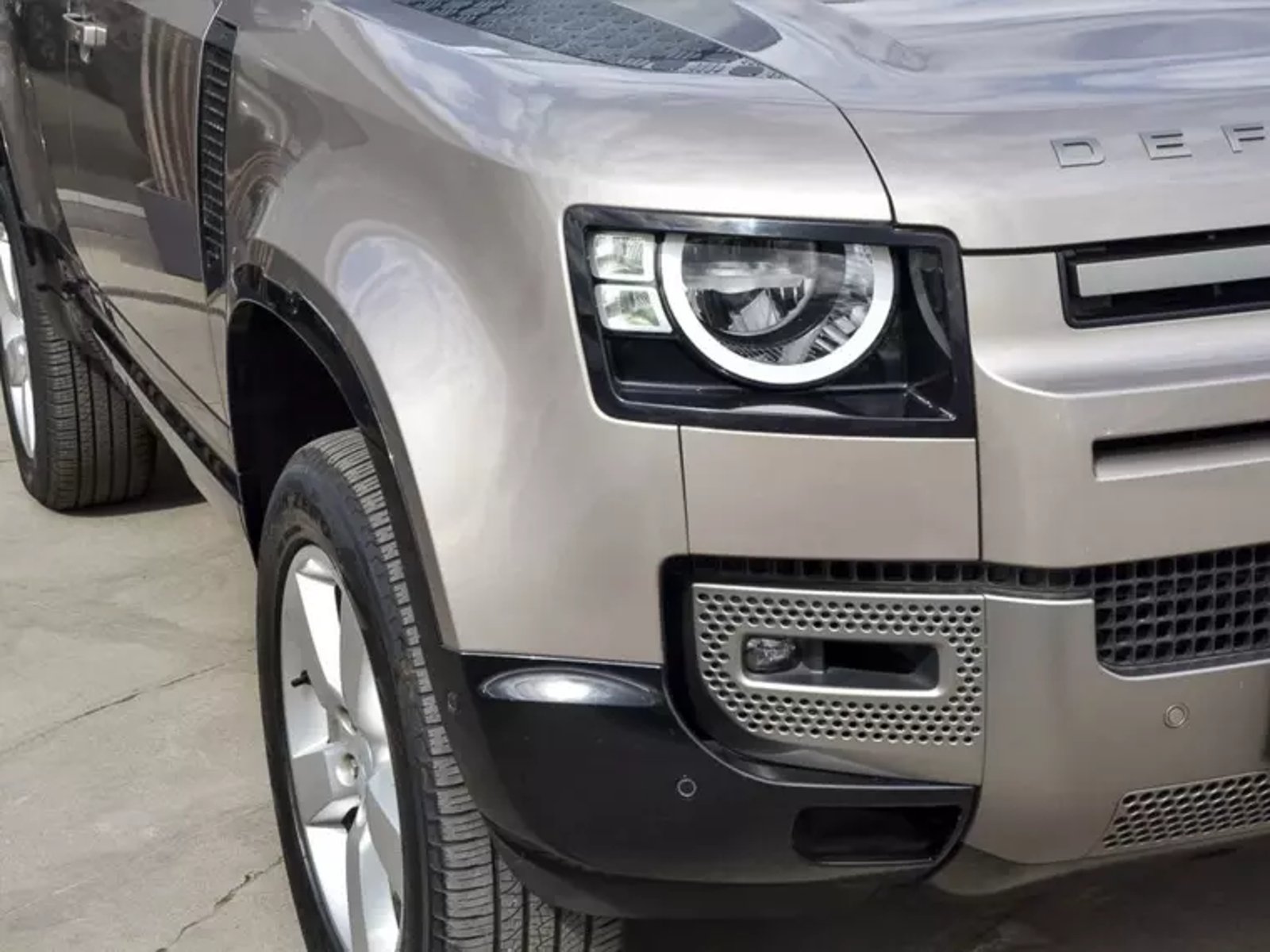 Land Rover Defender 3.0 110 X-dynamic S Diesel 4x4 300hp At 5p 2024 - Foto 4 de 10