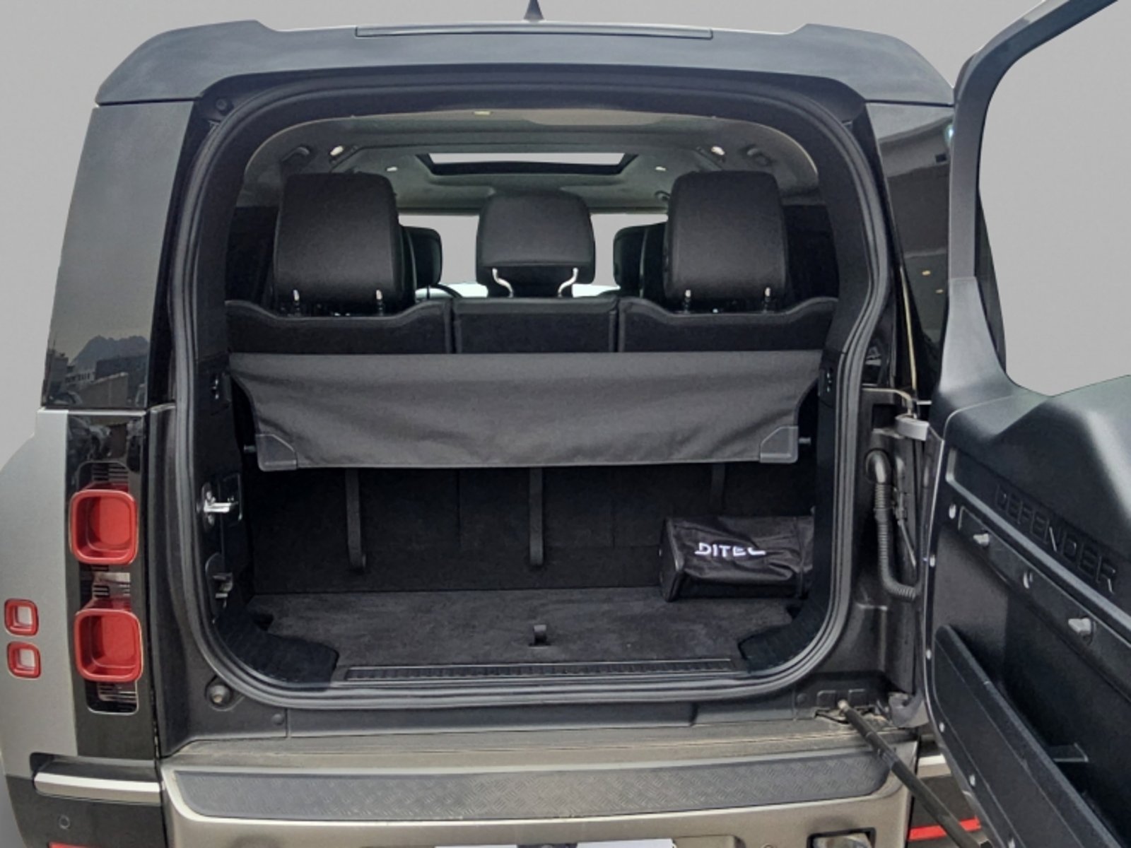 Land Rover Defender 130 3.0i X Dynamic 2024 - Imagen 20 de 20