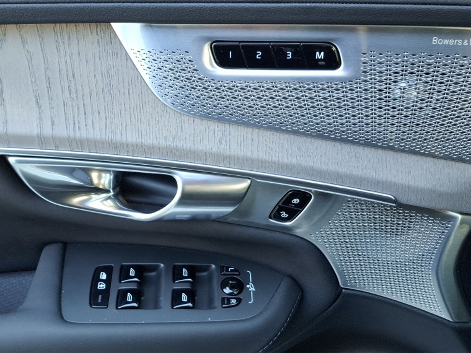 Volvo Xc90 2.0 T8 Ultra Hibrido Awd At 5p 2025 - Imagen 14 de 20