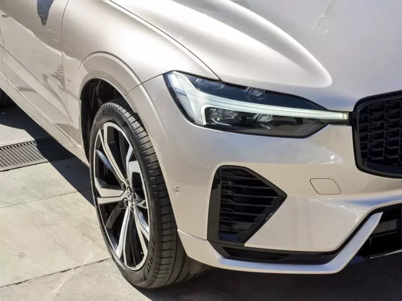 Volvo Xc60 T8 Recharge 4x4 2.0 Aut Ultimate Dark 2025 - Imagen 5 de 20