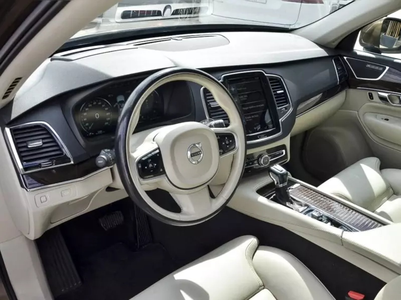 VOLVO Xc90 2.0 D5 Momentum Diesel Awd At 5p 2017 - Imagen 7 de 9