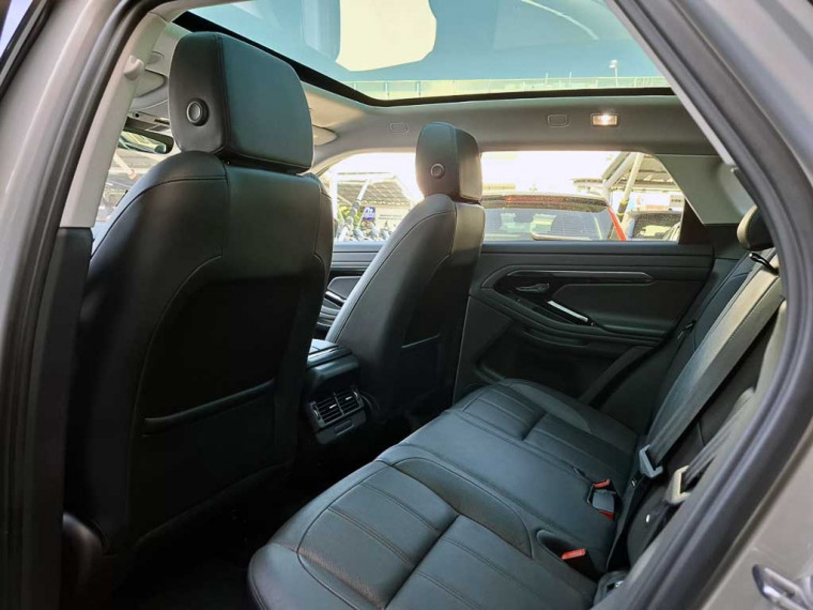 LAND ROVER Evoque Awd 2.0 Aut 2024 - Imagen 12 de 13