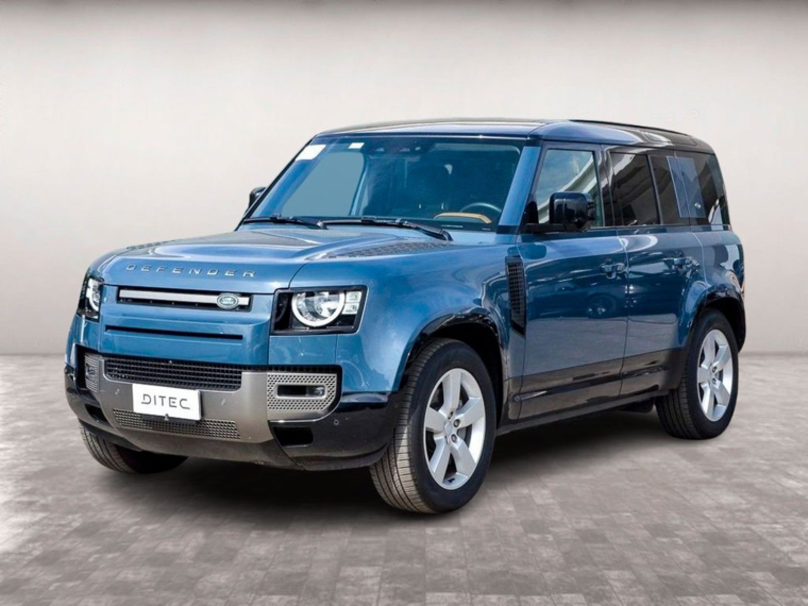 Land Rover Defender 2024