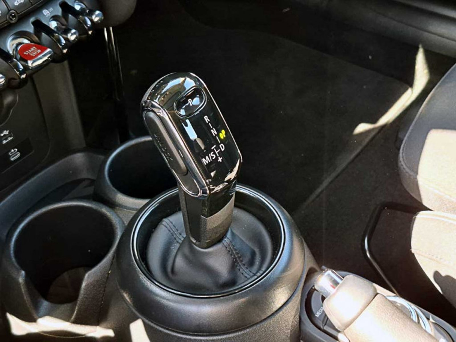 MINI Cooper S 2.0 Hb 3p Iconic 2024 - Imagen 10 de 10