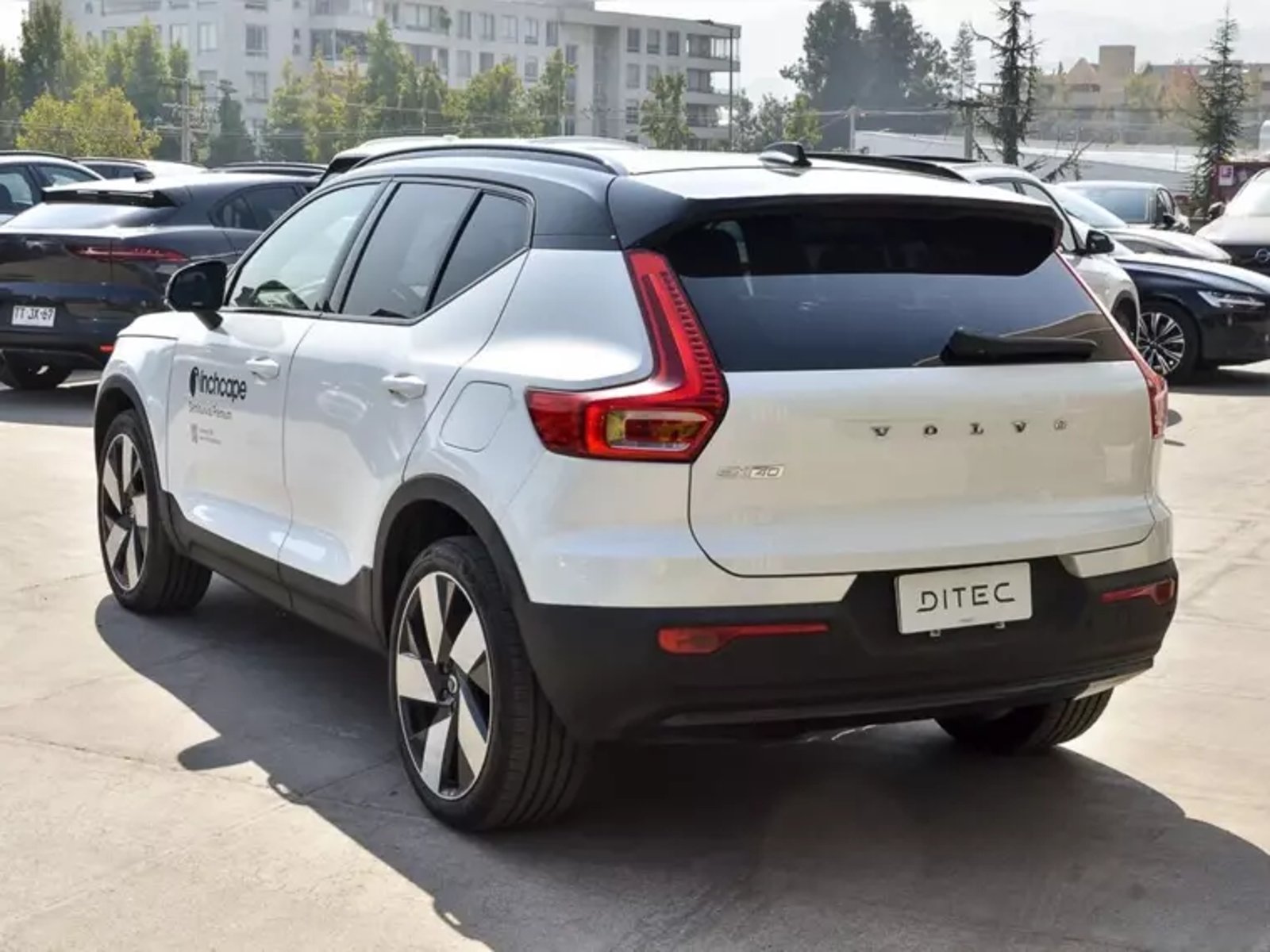 Volvo Ex40 0.0 P8 Recharge 4x4 At Electrico 2025 - Imagen 7 de 17