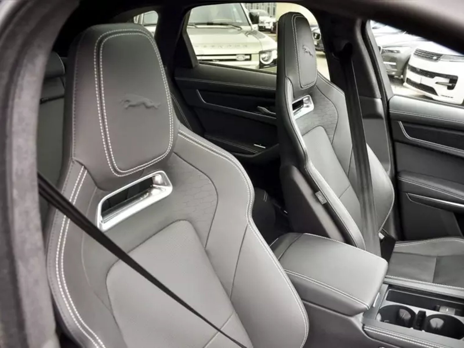 Jaguar F-pace 400 Sport 2025 - Imagen 9 de 20