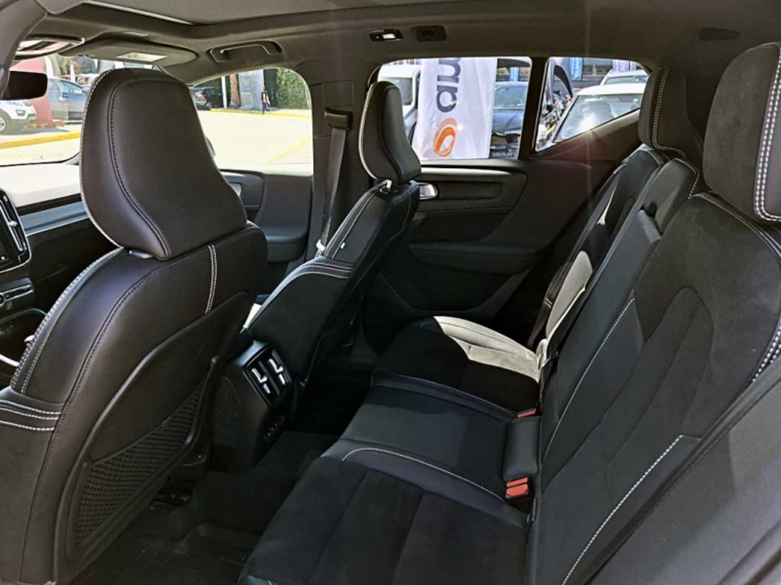 VOLVO Xc40 P8 Recharge Twin 2022 - Imagen 12 de 13