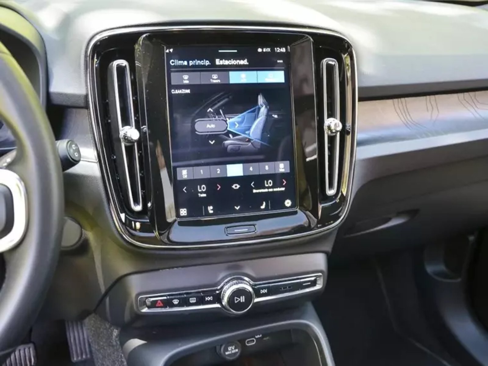 Volvo Ex40 0.0 P8 Recharge 4x4 At Electrico 2025 - Imagen 14 de 17