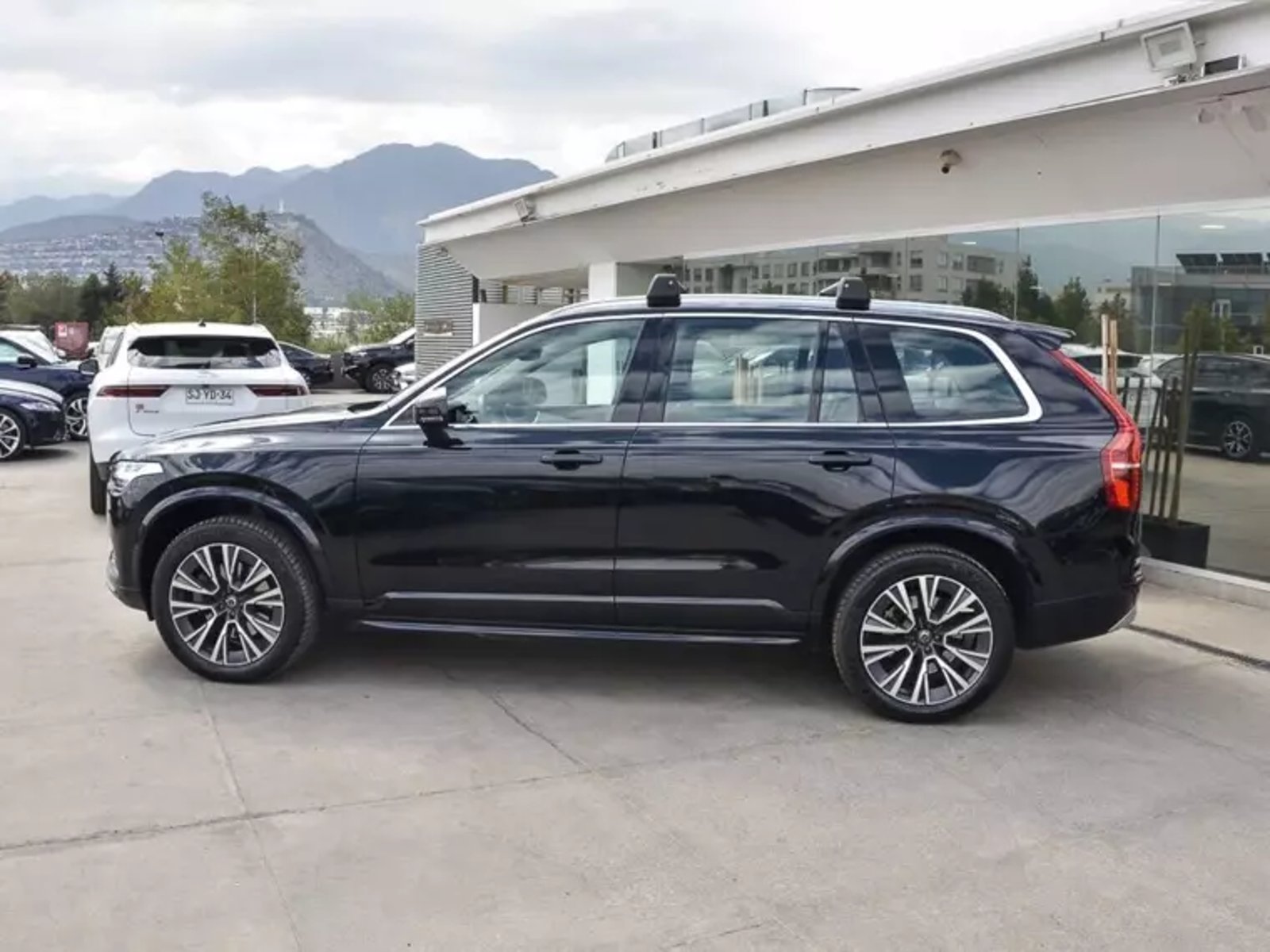 VOLVO Xc90 2.0 B6 Momentum 4x4 At 5p 2022 - Imagen 8 de 12