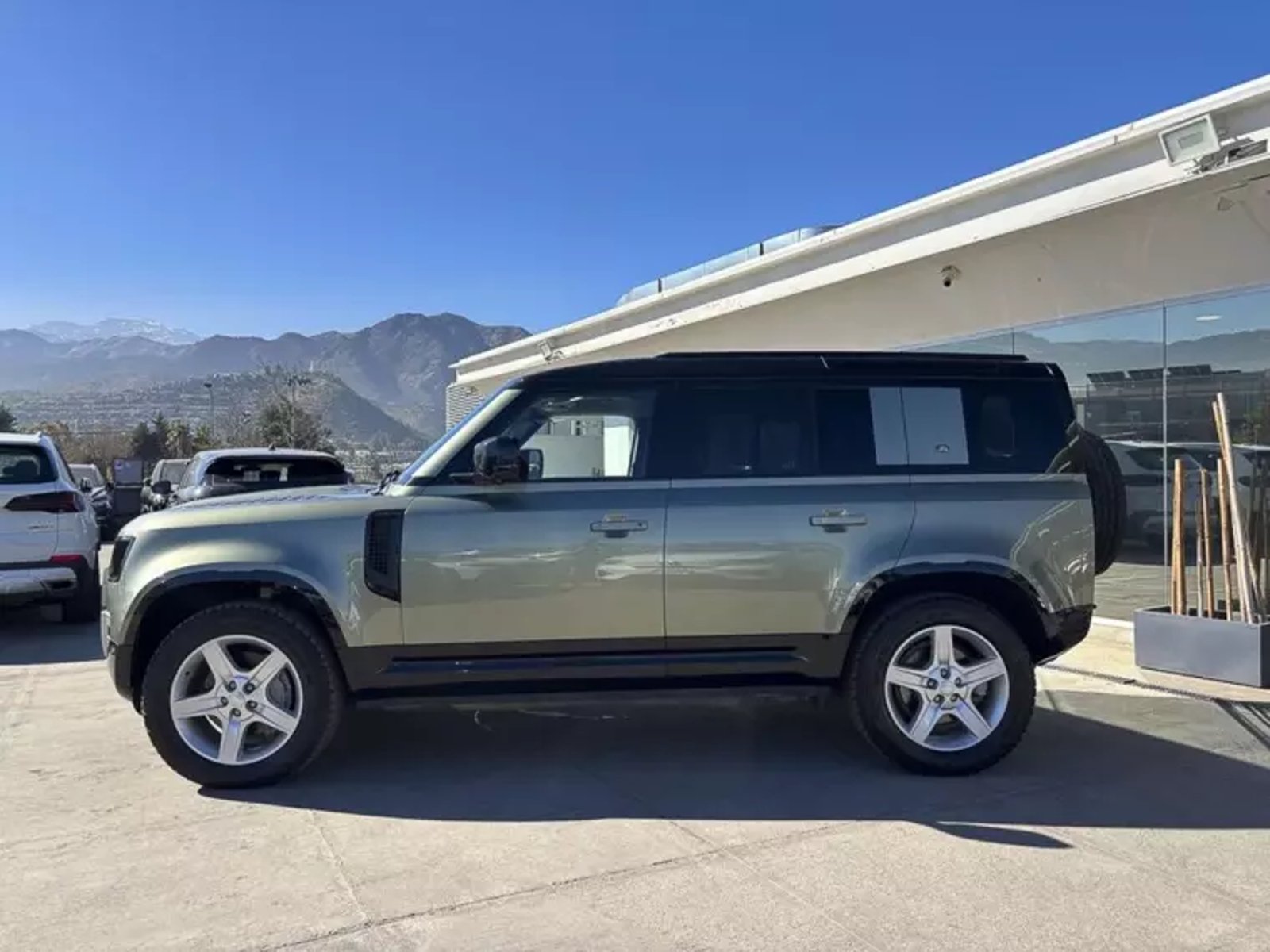Land Rover Defender 110 X Dynamic 4x4 3.0 Aut 2023 - Imagen 8 de 17