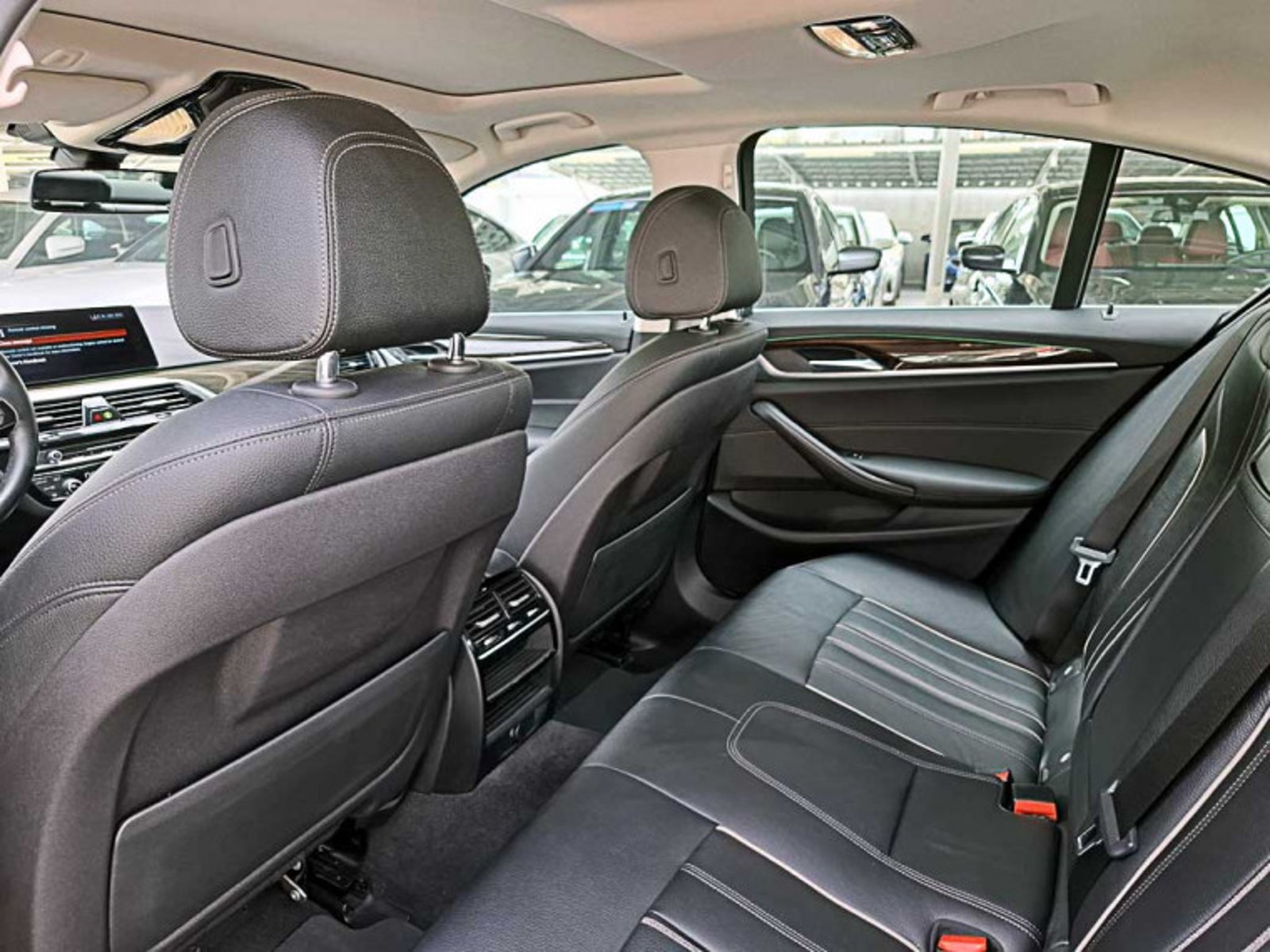 BMW 530 I Luxury 2.0 Aut 2018 - Imagen 12 de 13