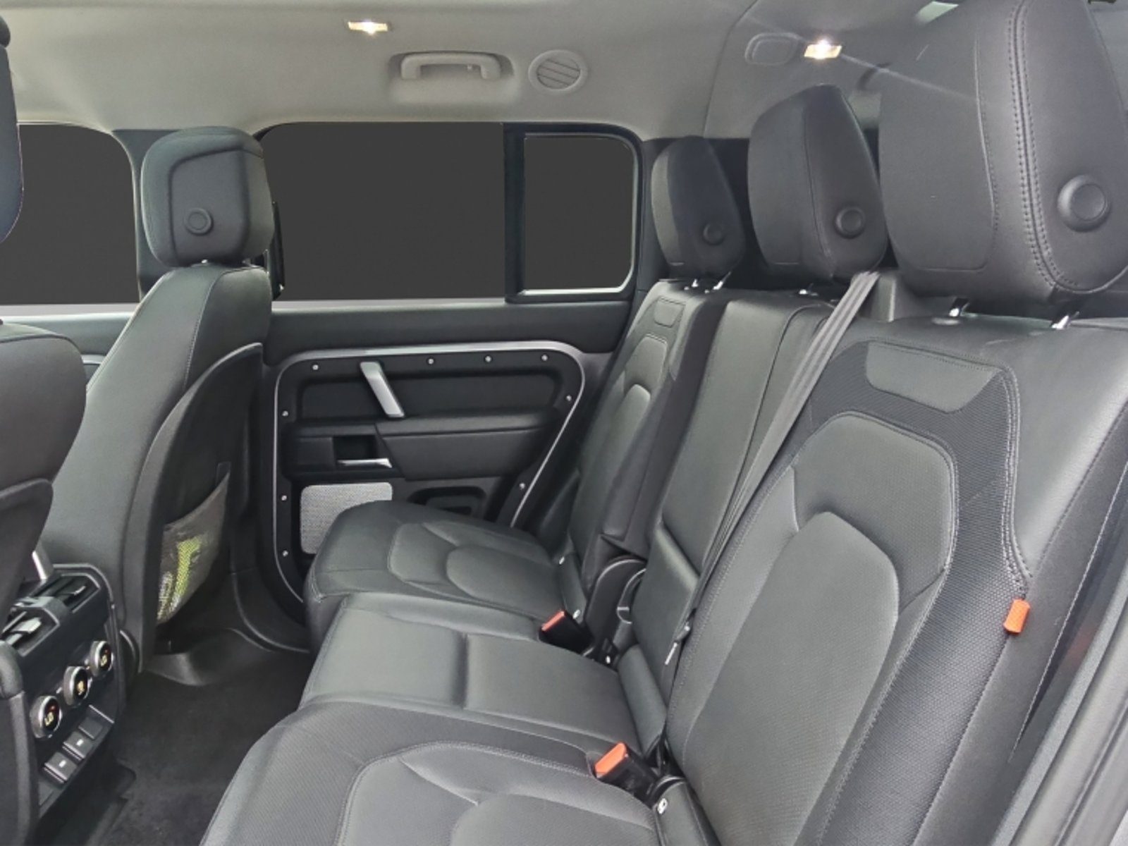 Land Rover Defender 130 3.0i X Dynamic 2024 - Imagen 15 de 20