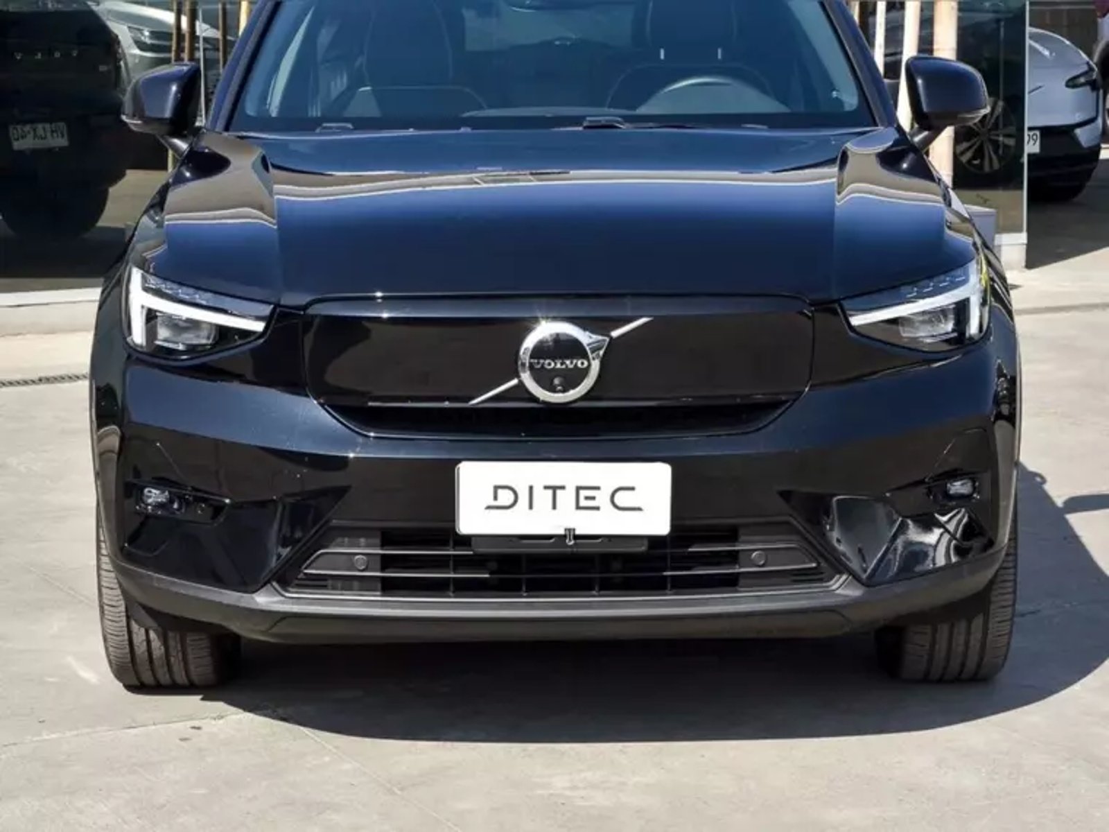 Volvo Ex40 Electrico P8 R-design Awd At 5p 2025 - Foto 4 de 16