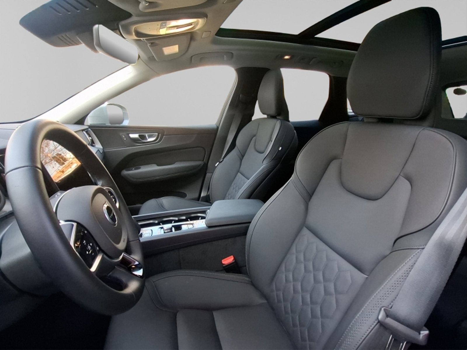 Volvo Xc60 B5 Awd Plus 2025 - Imagen 10 de 20