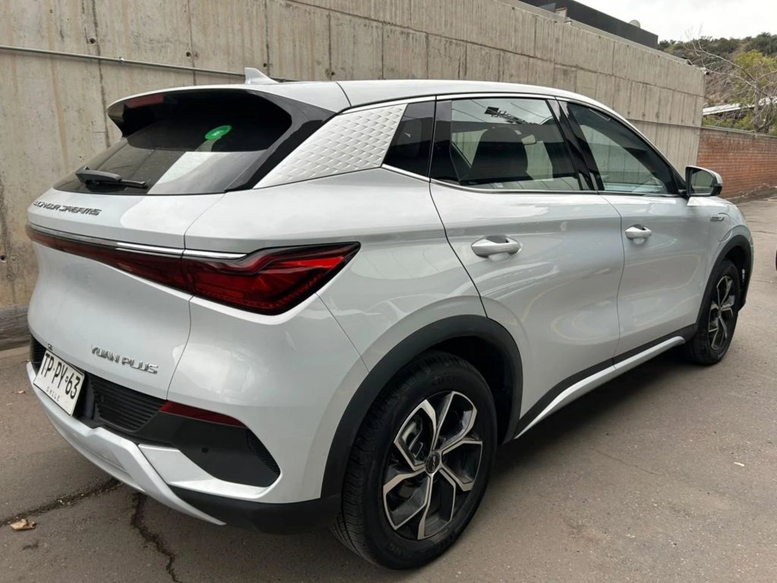 BYD YUAN PLUS ELECTRICO GL 4X2 AT 5P 2024 - Imagen 7 de 17