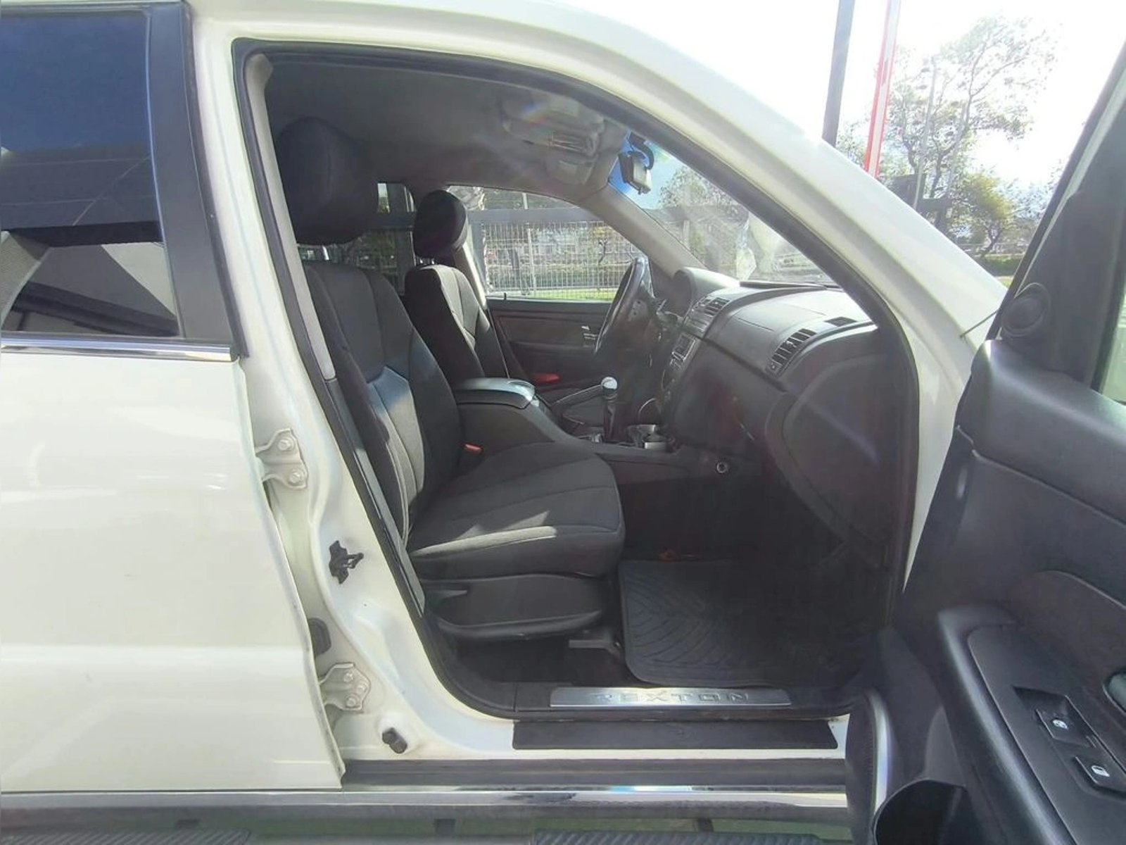 SsangYong REXTON 2.0 DIESEL 4X2 2014 - Imagen 19 de 20