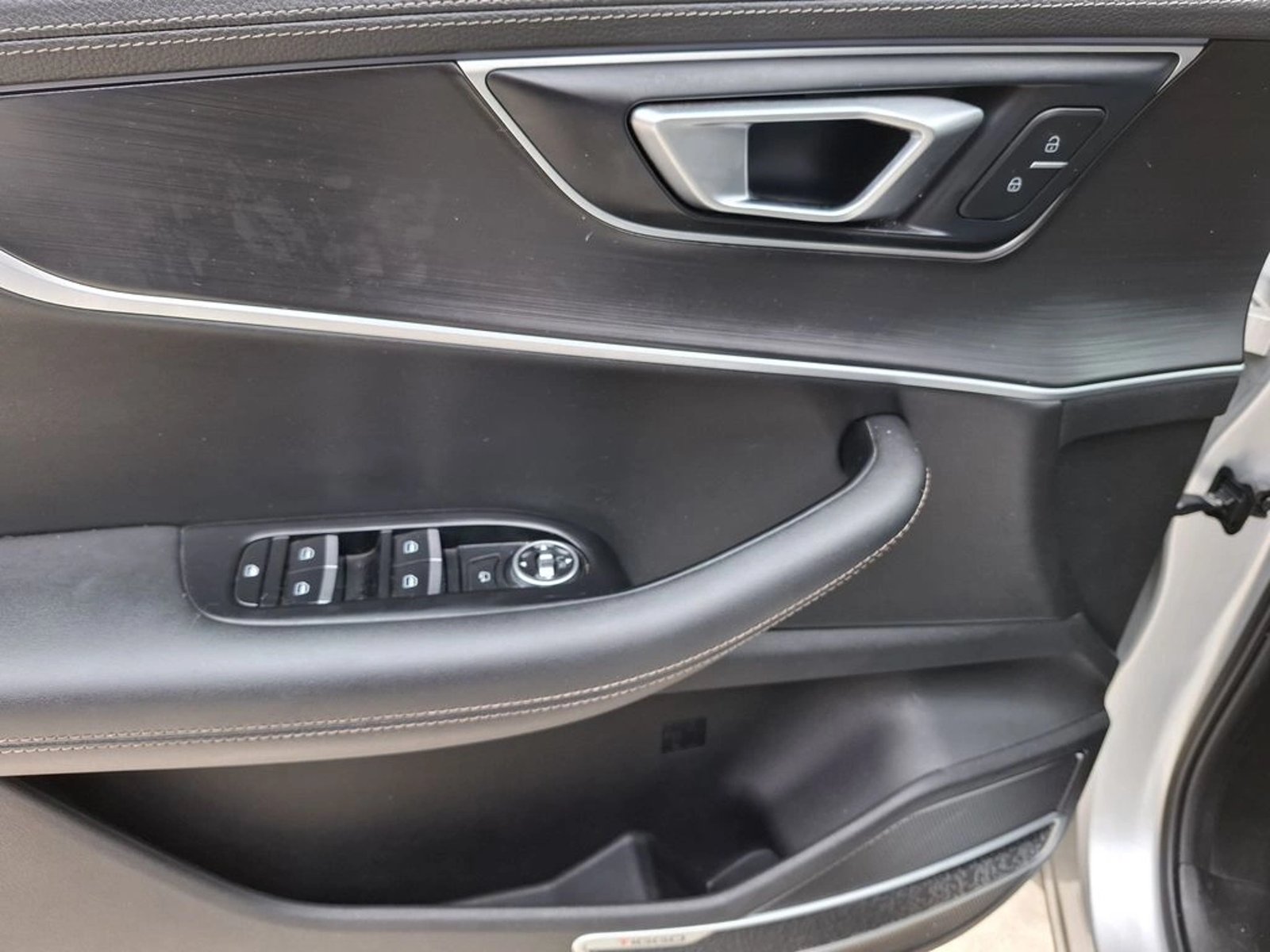 Chery TIGGO 8 1.5T GLX 4X2 DCT AT6 5P 2021 - Imagen 13 de 20
