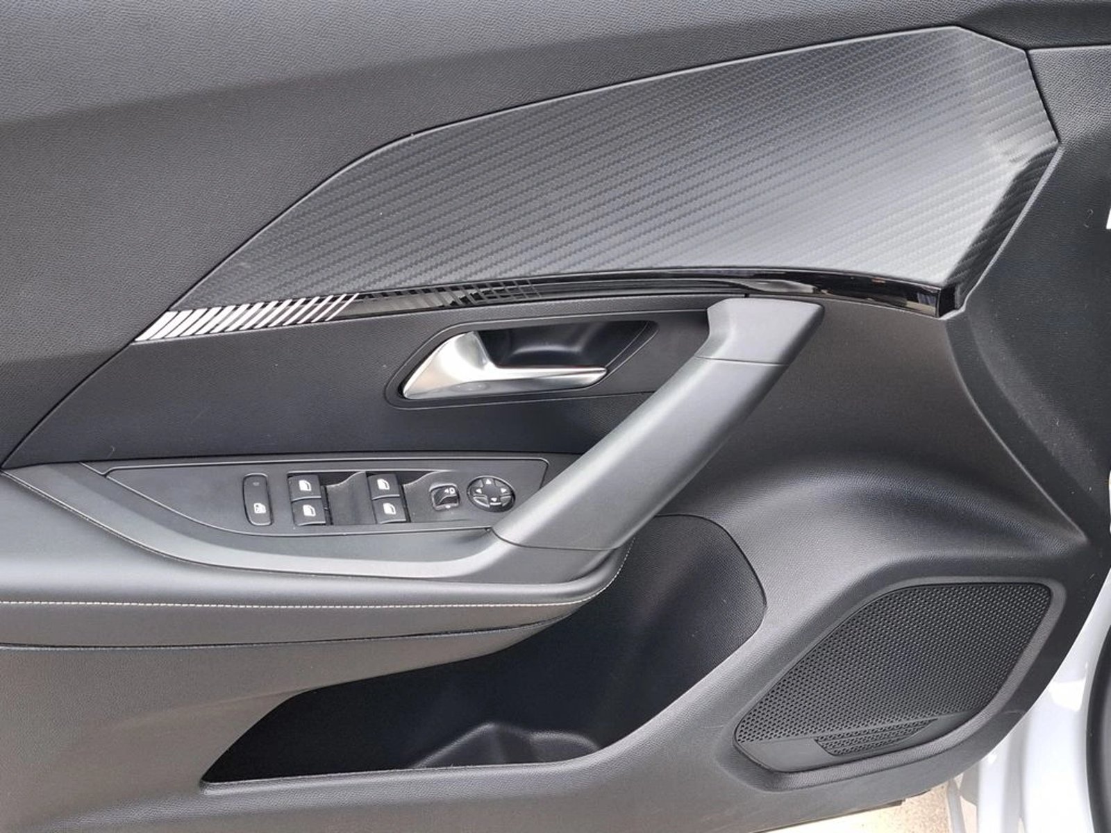 PEUGEOT 2008 1.2 ACTIVE PACK PURETECH 130 MT 2024 - Imagen 12 de 20