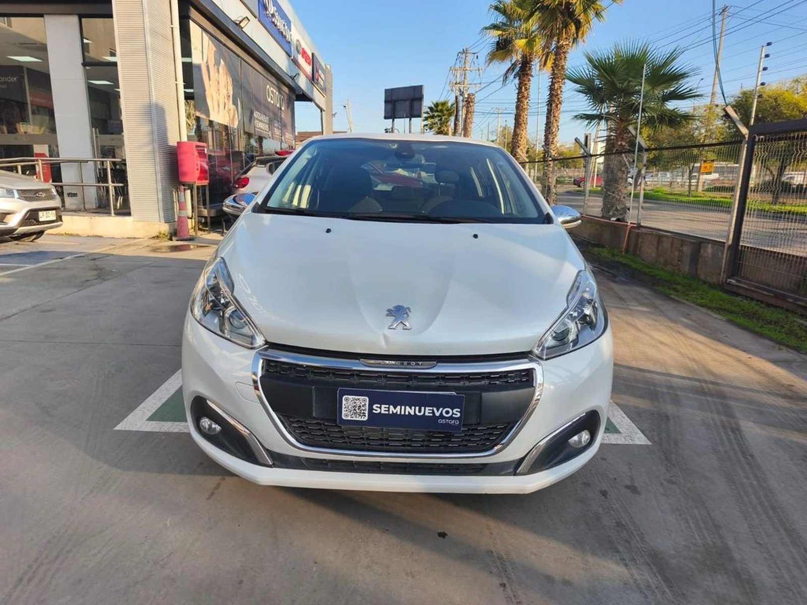 Peugeot 208 SIGNATURE 1.2 MT HB PURE TECH 2020 - Foto 3 de 20