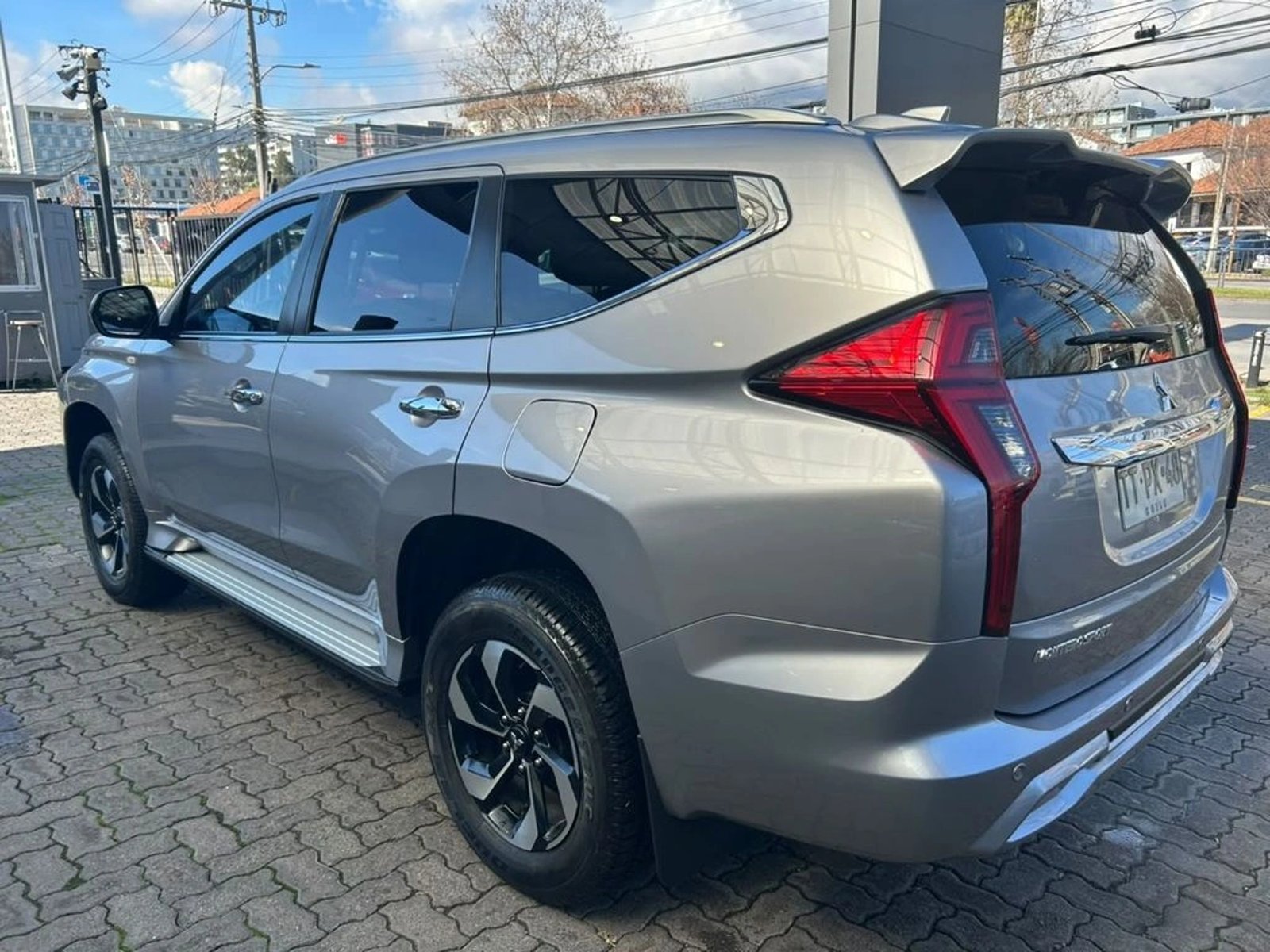 Mitsubishi MONTERO SPORT 4X2 3.0 AUT 2025 - Foto 5 de 17