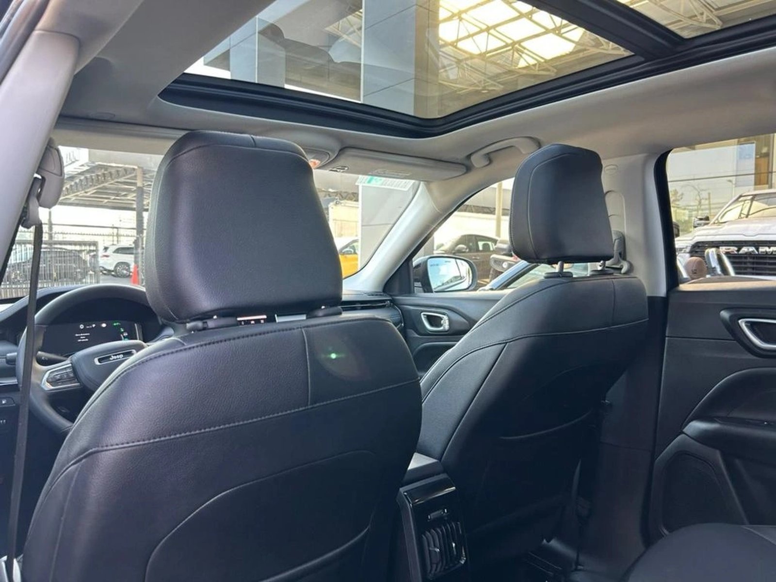 JEEP COMPASS 1.3 4XE ALTITUDE HYBRID AWD AT 5P 2024 - Imagen 12 de 17