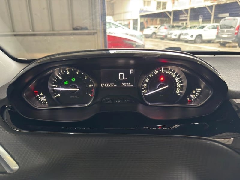 Peugeot 208 1.2 ALLURE PACK 4X2 110HP AT6 5P 2018 - Imagen 16 de 20