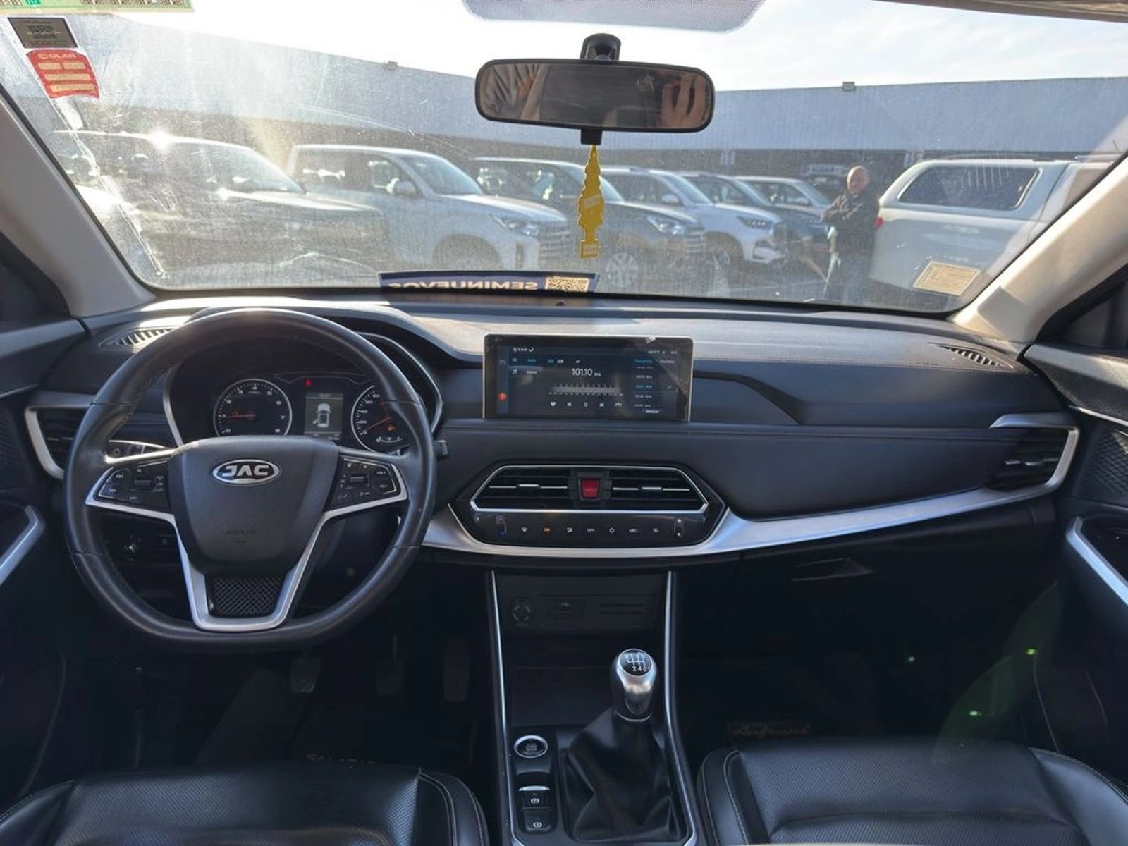 JAC JS8 1.5 LUXURY SE 4X2 6MT 5P 2023 - Imagen 10 de 20
