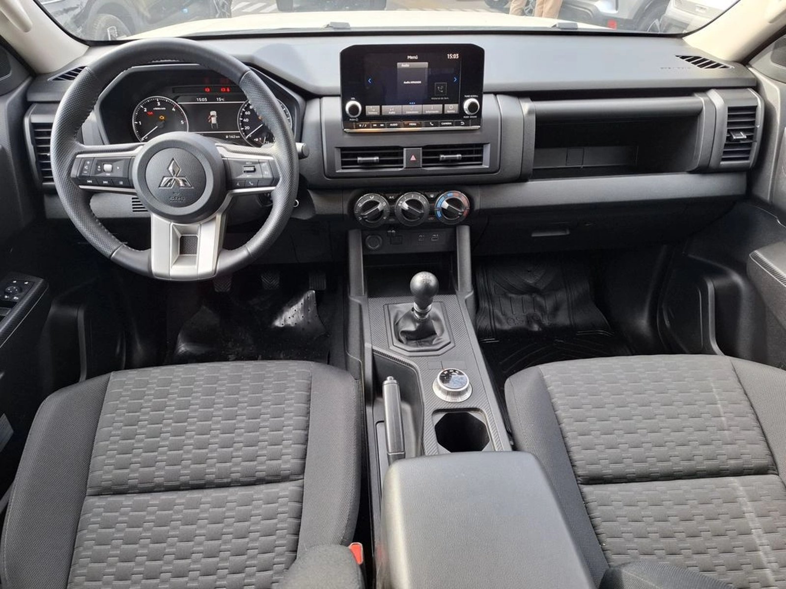MITSUBISHI L200 2.4 DAKAR XR MT 4X4 DIESEL 2026 - Imagen 13 de 20