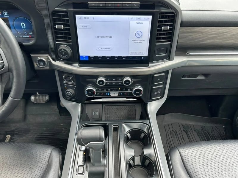 Ford F-150 LARIAT LUX 4X4 5.0 AUT 2025 - Imagen 10 de 14