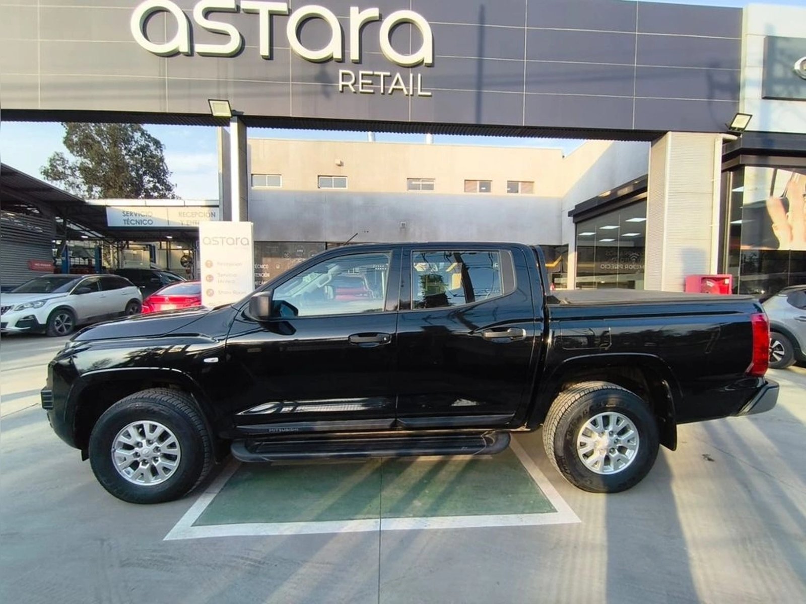 Mitsubishi L200 WORK XR 2.4 4X2 MT 2025 - Imagen 9 de 20