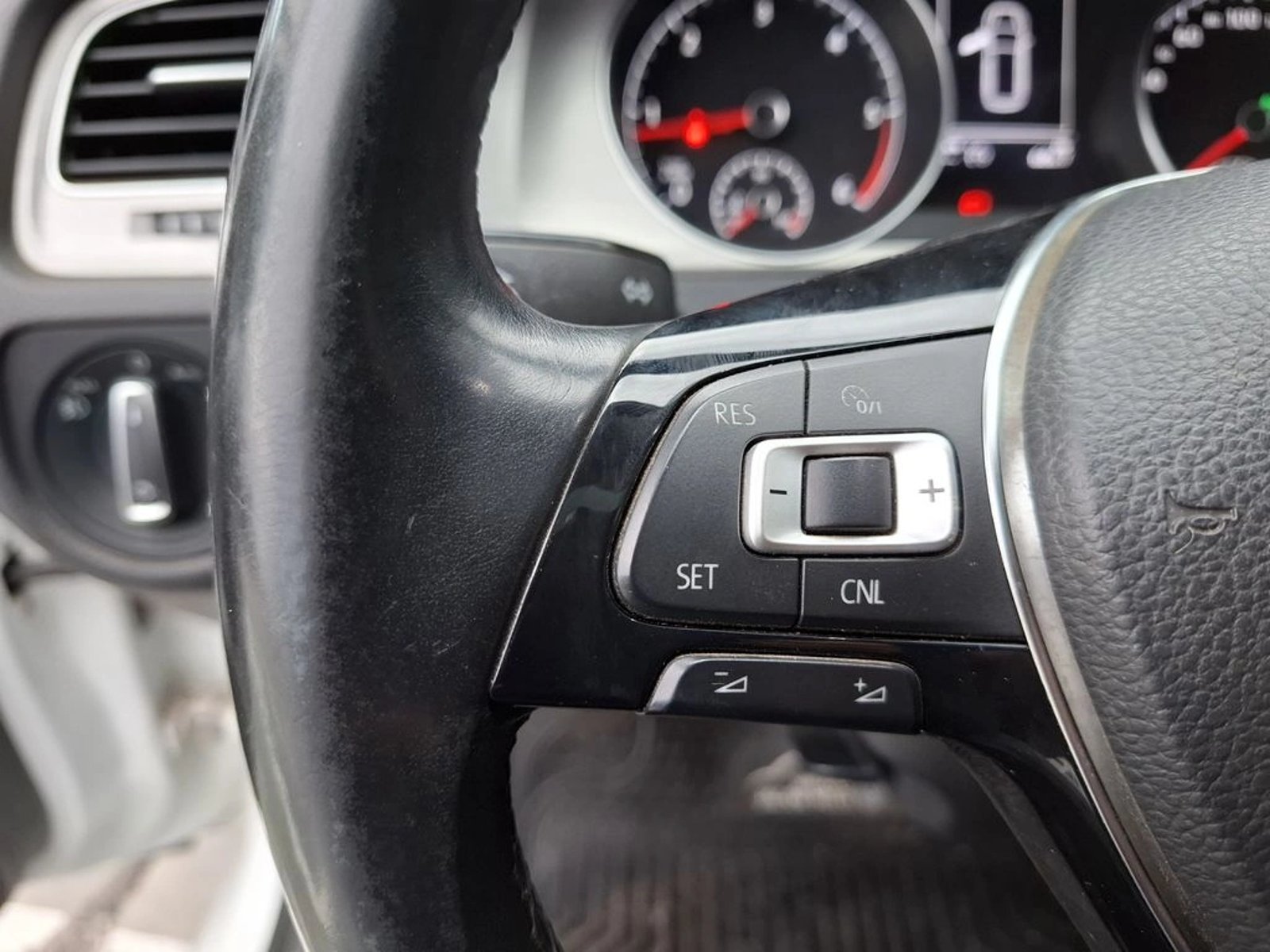 VOLKSWAGEN GOLF 2.0 GTI DSG AT 2017 - Imagen 14 de 20