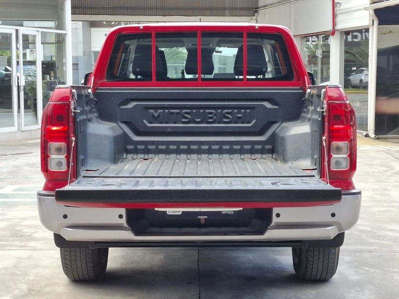 Mitsubishi L200 KATANA XRT 4X4 2.4 2024 - Imagen 10 de 20