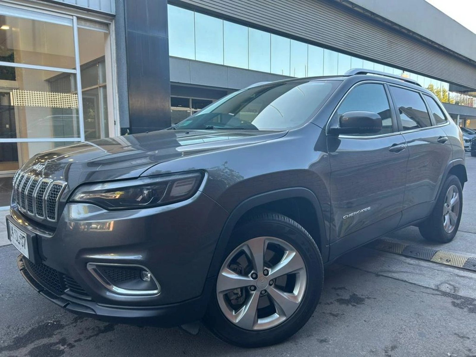 Jeep CHEROKEE 3.2 LIMITED 4X4 AT 5P 2019 - Foto 2 de 17