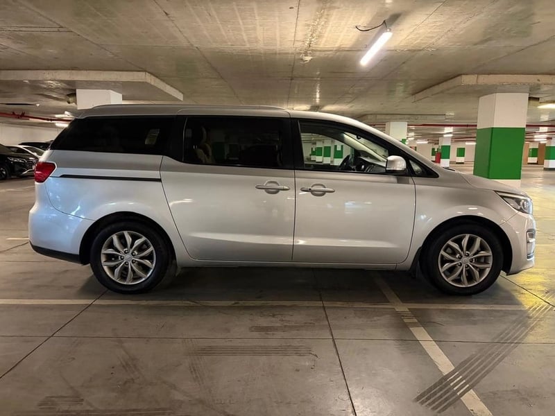 Kia GRAND CARNIVAL EX 3.3 AUT 2019 - Imagen 4 de 19