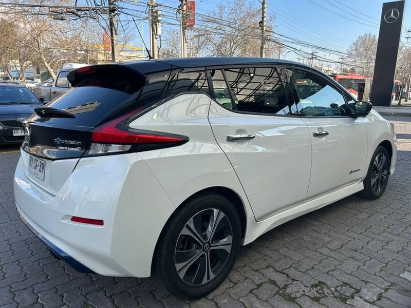 Nissan LEAF ZE1 2022 - Imagen 6 de 16