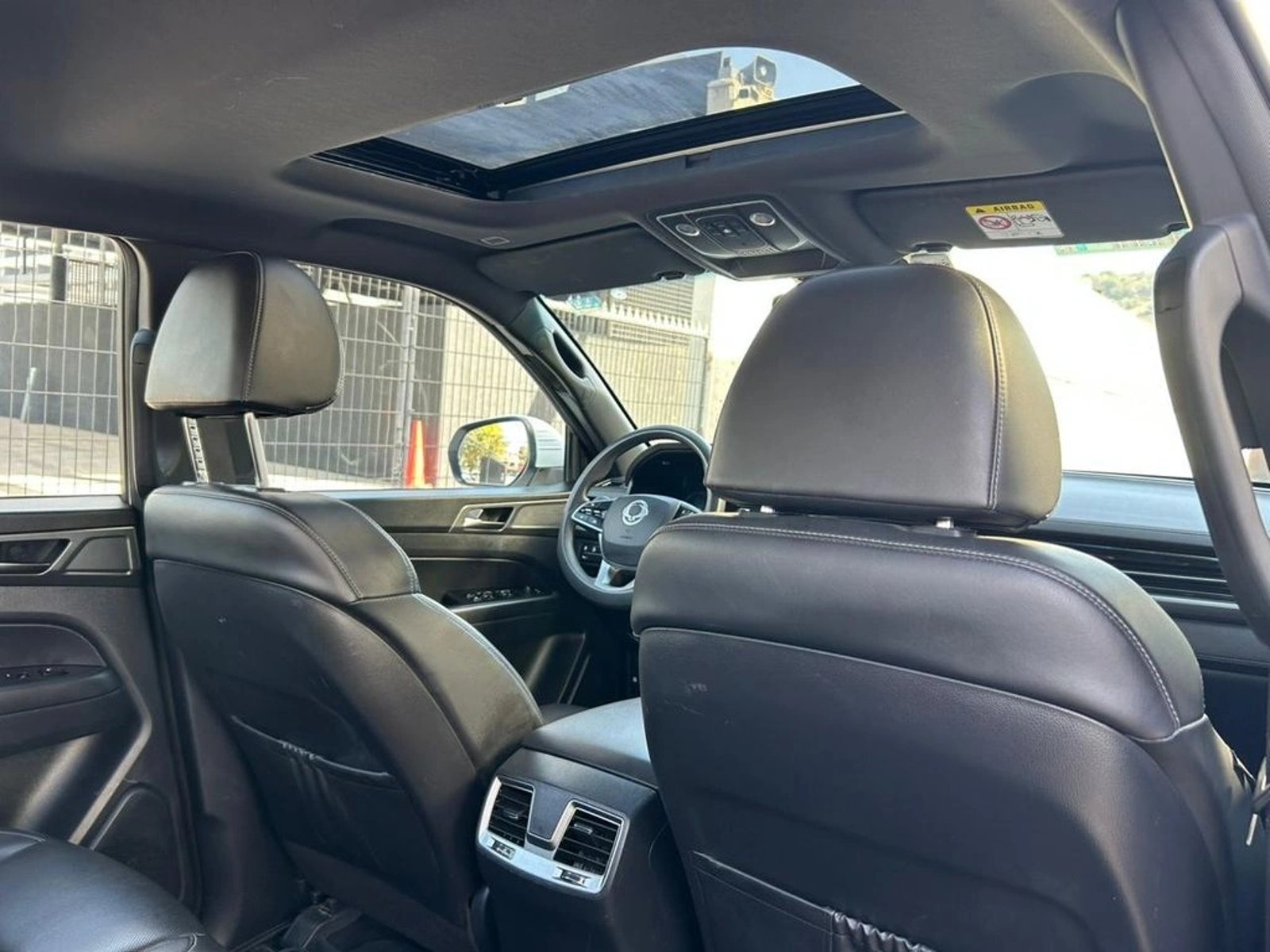 SSANGYONG GRAND MUSSO 2025 - Imagen 12 de 16