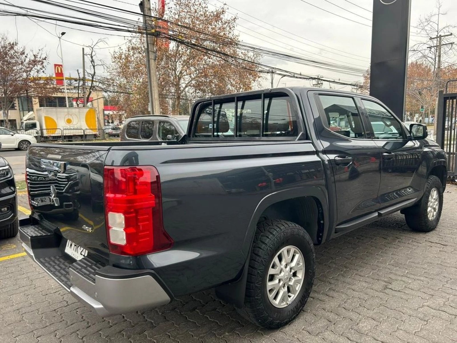 Mitsubishi L200 2.4 KATANA XRT MT 4X4 DIESEL 2025 - Imagen 7 de 17