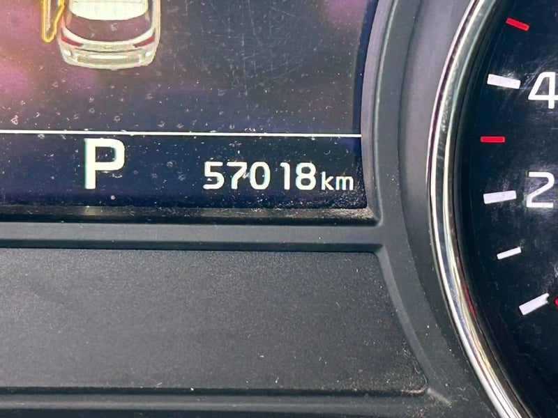 Kia GRAND CARNIVAL 2.2 AUT 2020 - Imagen 14 de 17