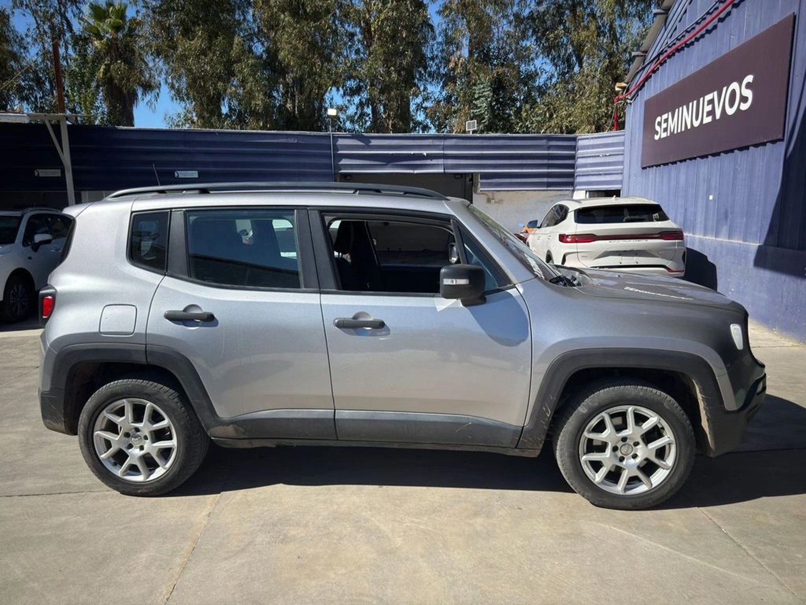 Jeep RENEGADE 1.8 SPORT LX 4X2 MT 5P 2023 - Foto 5 de 20