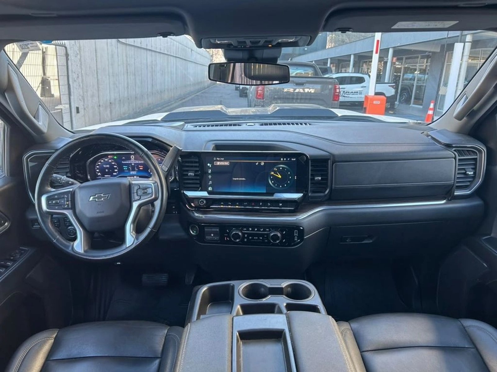 CHEVROLET SILVERADO 6.2 ZR2 AT 4X4 2024 - Imagen 11 de 16